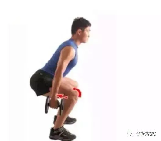 老年人如何安全地进行篮球接球训练?_1
